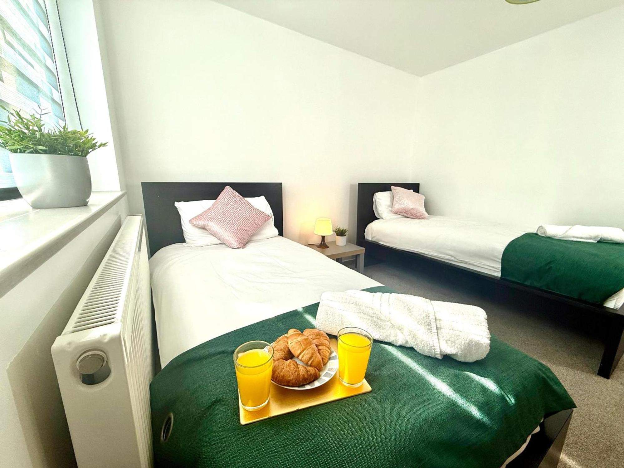 Horizon House, Stunning 2-Bedroom Flat 1, Parking, Netflix, Oxford Dış mekan fotoğraf