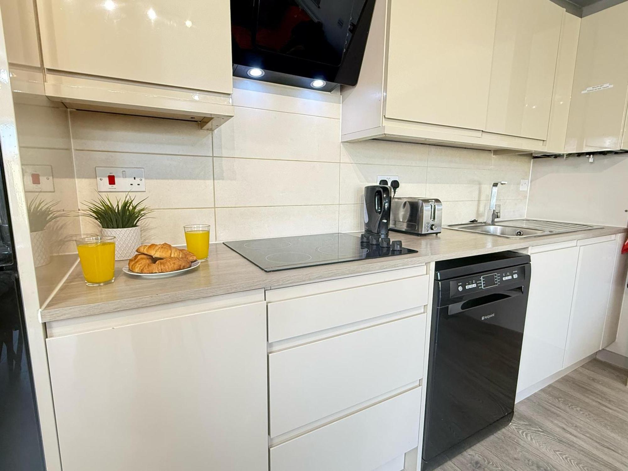 Horizon House, Stunning 2-Bedroom Flat 1, Parking, Netflix, Oxford Dış mekan fotoğraf